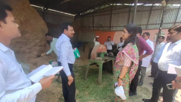 लखीमपुर खीरी : शासन से नामित नोडल अधिकारी माला श्रीवास्तव का खीरी दौरा