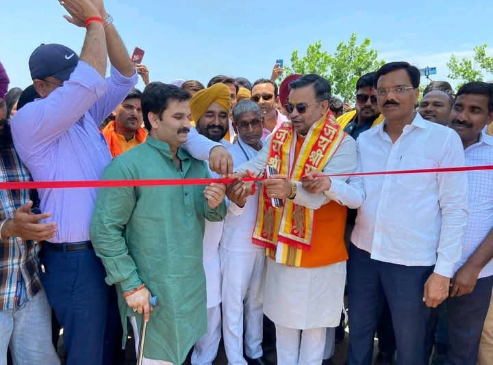 लखीमपुर खीरी : वसलीपुर में नेताजी सुभाषचंद्र बोस स्पोर्ट स्टेडियम का मुख्य अतिथि एमएलसी अनूप गुप्ता ने किया उद्घाटन