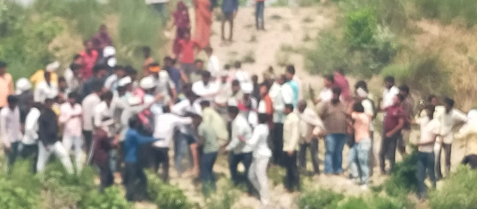 मैनपुरी के भोगांव में कलश विसर्जन के दौरान आई ऐसी आफत नदी में कूदा तो कोई सड़क पर भागा, फिर भी 60 से 70 लोग पहुंच गए अस्पताल