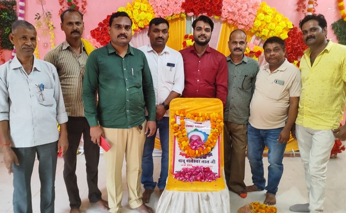 सीतापुर : ग्रामीण पत्रकार एशोसिएशन के संस्थापक बाबू बालेश्वर लाल की मनाई गई पुण्य तिथि