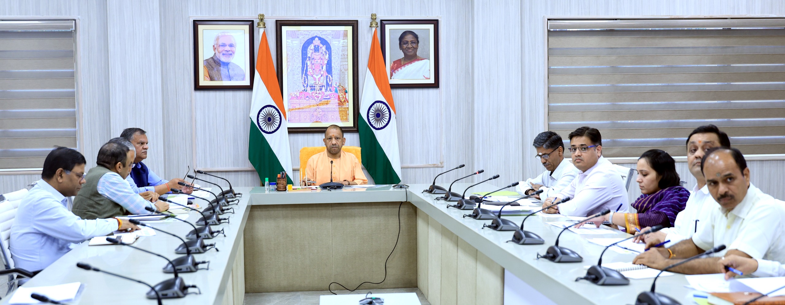 लखनऊ:राज्य कर अधिकारी स्वयं व्यापारियों से संवाद करें, करदाता समुदाय में विश्वास, सहयोग और अनुपालन की भावना विकसित करें-सीएम