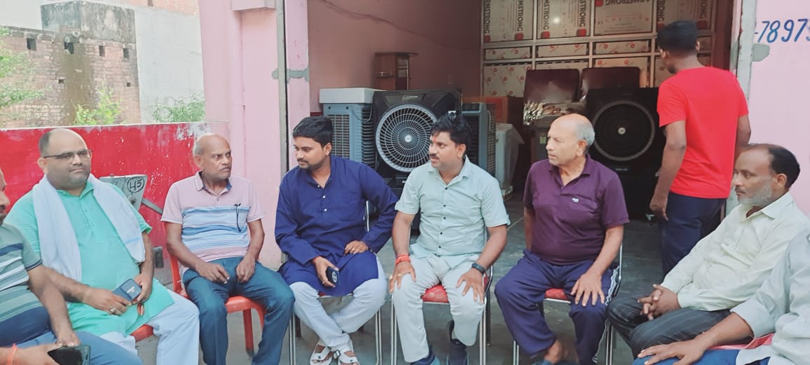 फर्रुखाबाद:अंतर्राष्ट्रीय हिन्दू सेना ने सड़क चौड़ीकरण पर जताई आपत्ति, 25 मीटर चौड़ाई की मांग को लेकर हुआ बैठक का आयोजन।