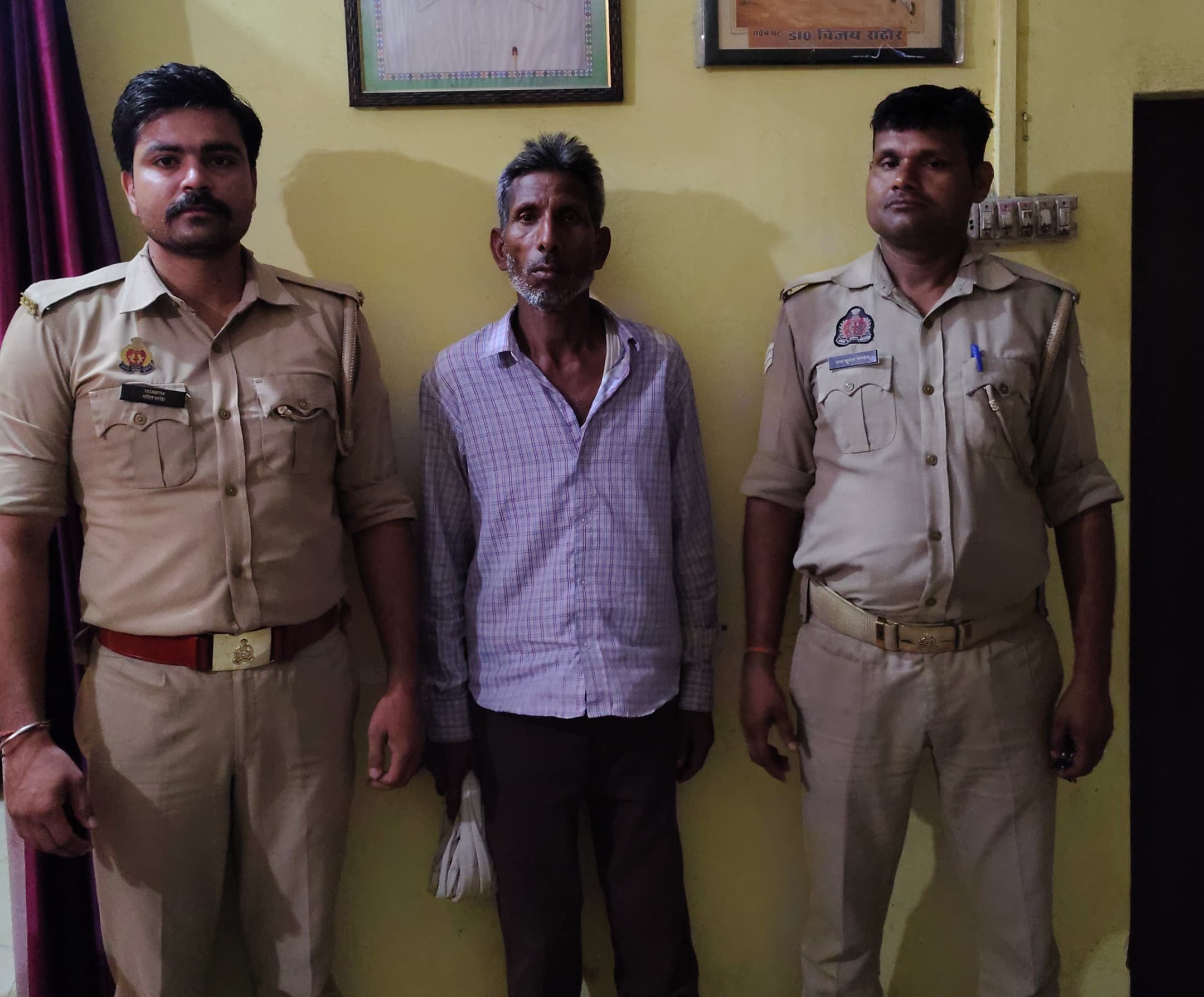 फर्रूखाबाद:छेड़छाड़ के मामले में वांछित अभियुक्त गिरफ्तार, न्यायिक हिरासत में भेजा गया
