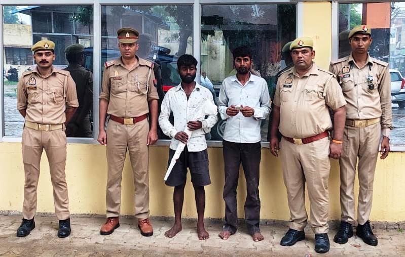 फर्रूखाबाद:हत्या के अभियोग में नामित तीन अभियुक्त पुलिस मुठभेड़ में गिरफ्तार, एक घायल