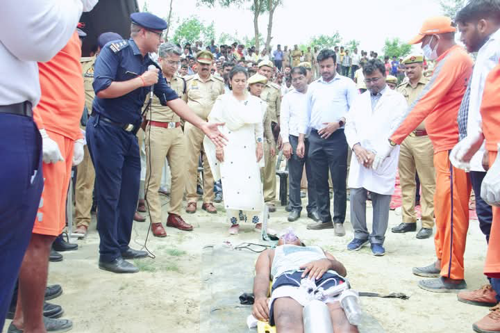 लखीमपुर खीरी : बाढ़ से निपटने के लिए मॉक ड्रिल में दिखी प्रशासन की तैयारी