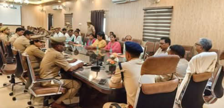 लखीमपुर खीरी : एसपी के निर्देशन में SJPU व A.H.T.U की मासिक समीक्षा एव समन्वय गोष्ठी संपन्न