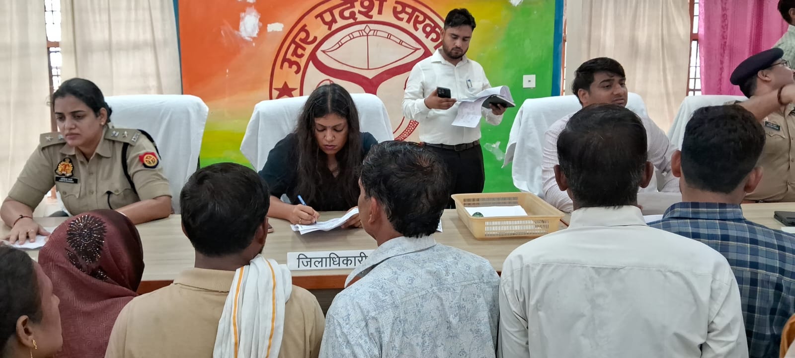 कासगंज जिला अधिकारी मेघा रूपम की अध्यक्षता में  पटियाली संपूर्ण समाधान दिवस का आयोजन