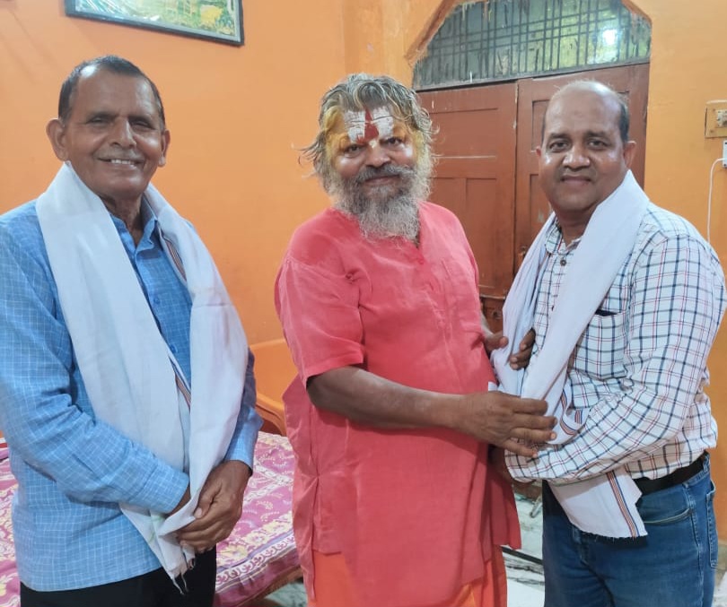 अयोध्या:हिंदी प्रचार प्रसार सेवा संस्थान द्वारा अयोध्या में हिंदी सेवकों का सम्मान, स्वामी पागल दास जी बोले – "हिंदी के बिना नहीं हो सकती भारत की वास्तविक प्रगति"