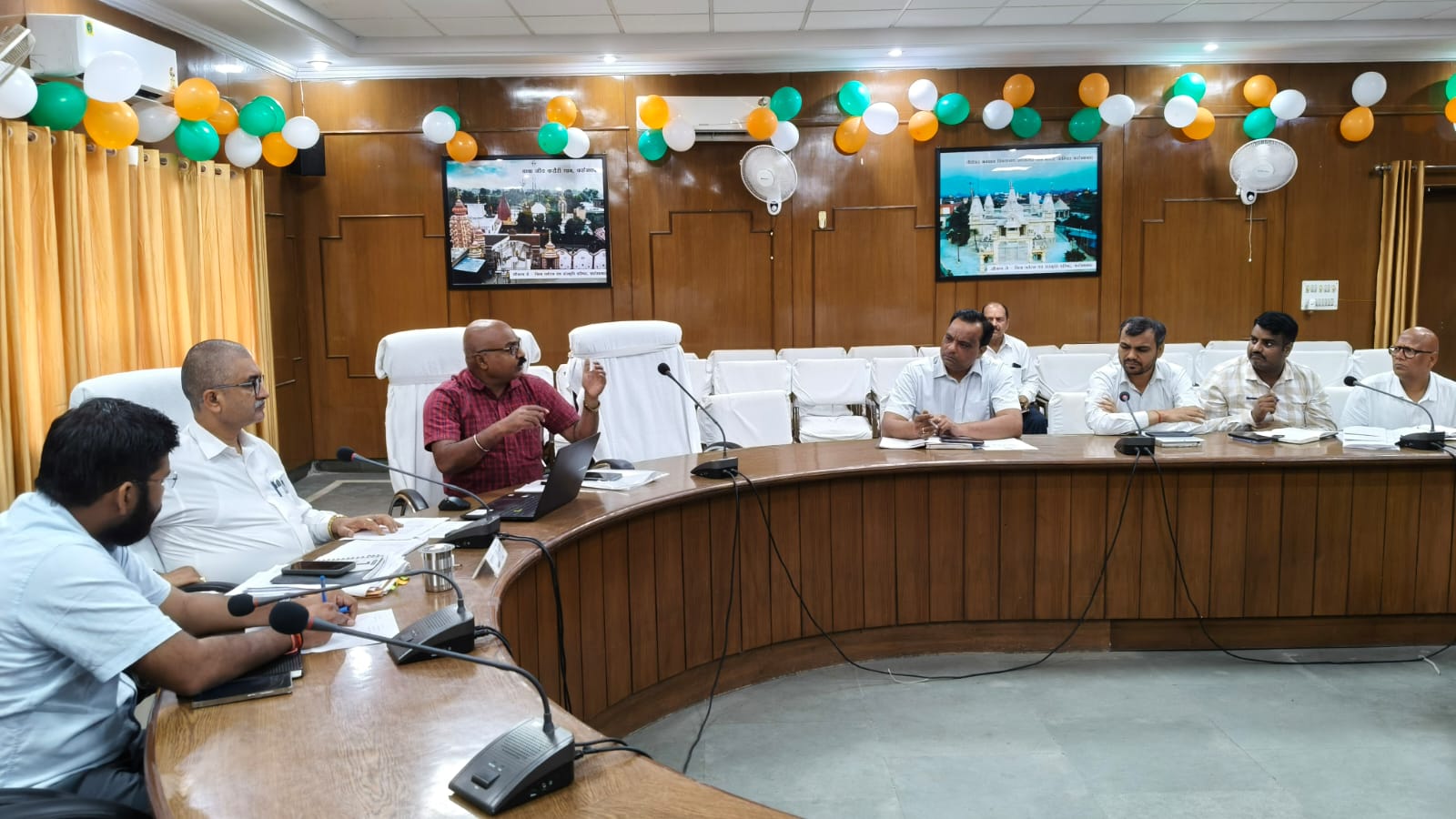 फर्रुखाबाद में गंगा नदी को प्रदूषणमुक्त करने की पहल, जिलाधिकारी की अध्यक्षता में हुई महत्वपूर्ण बैठक।