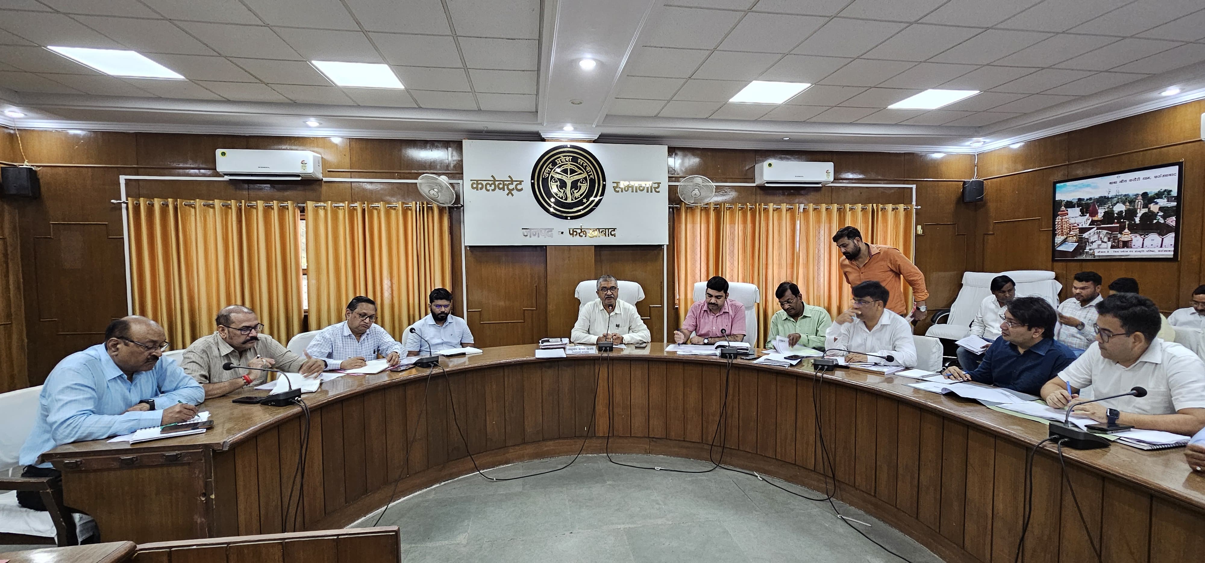 फर्रुखाबाद में 15 अगस्त समारोह की तैयारियाँ शुरू, जिलाधिकारी ने दी दिशा-निर्देश।