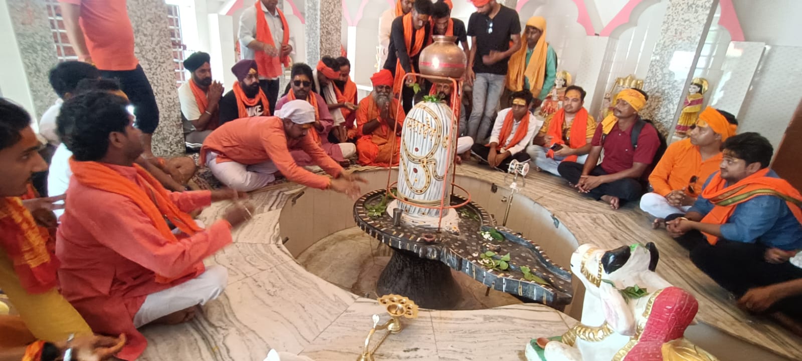 पीलीभीत: बरखेड़ा विधायक ने जनदर्शन में सुनी समस्याएं, कांवड़ियों को दिया आशीर्वाद