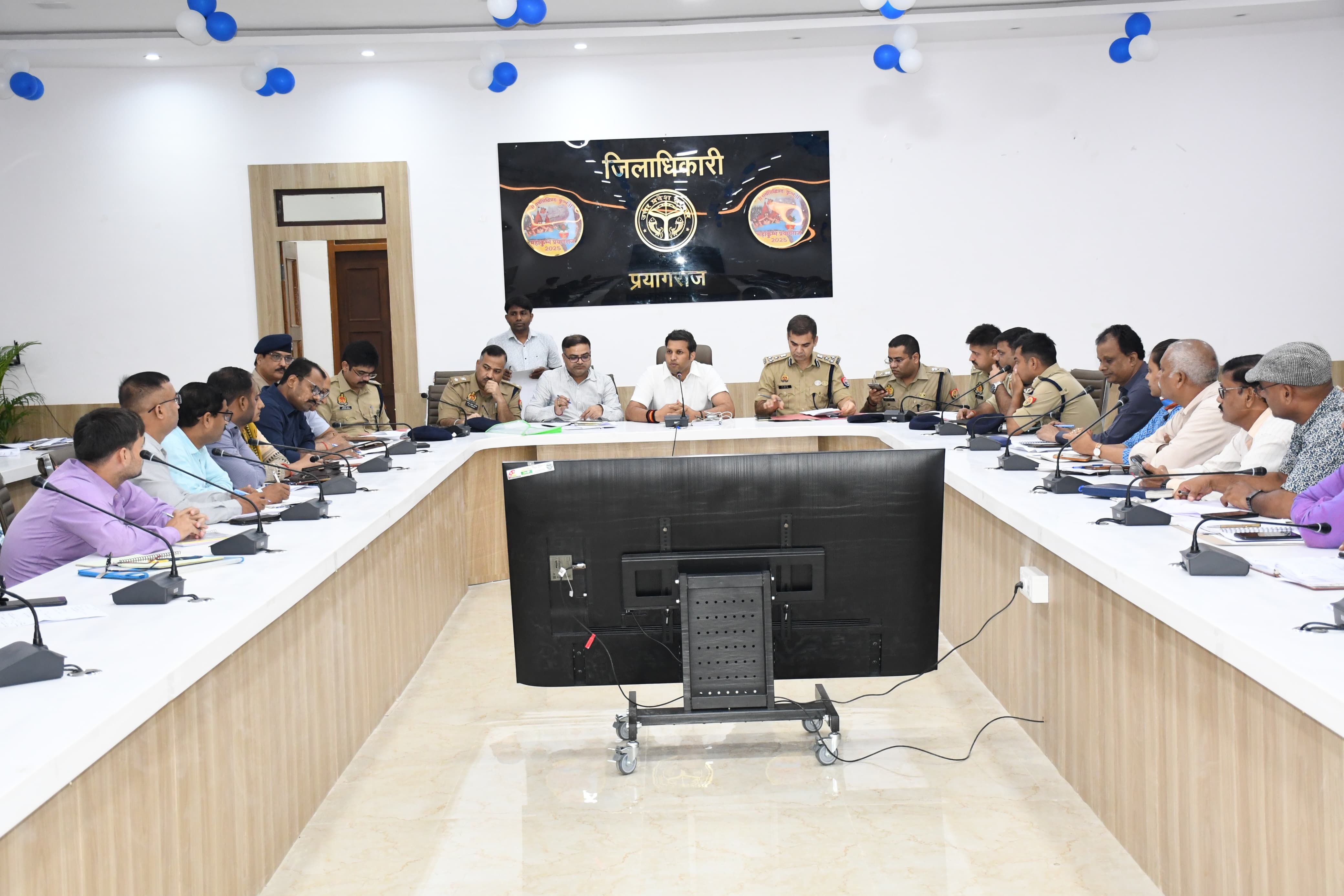 प्रयागराज : समीक्षा अधिकारी/सहायक समीक्षा अधिकारी (प्रारम्भिक परीक्षा) की परीक्षा को सकुशल, नकलविहीन व सुचितापूर्ण ढंग से सम्पन्न कराये जाने के लिए जिला प्रशासन पूरी तरह तैयार एवं कटिबद्ध