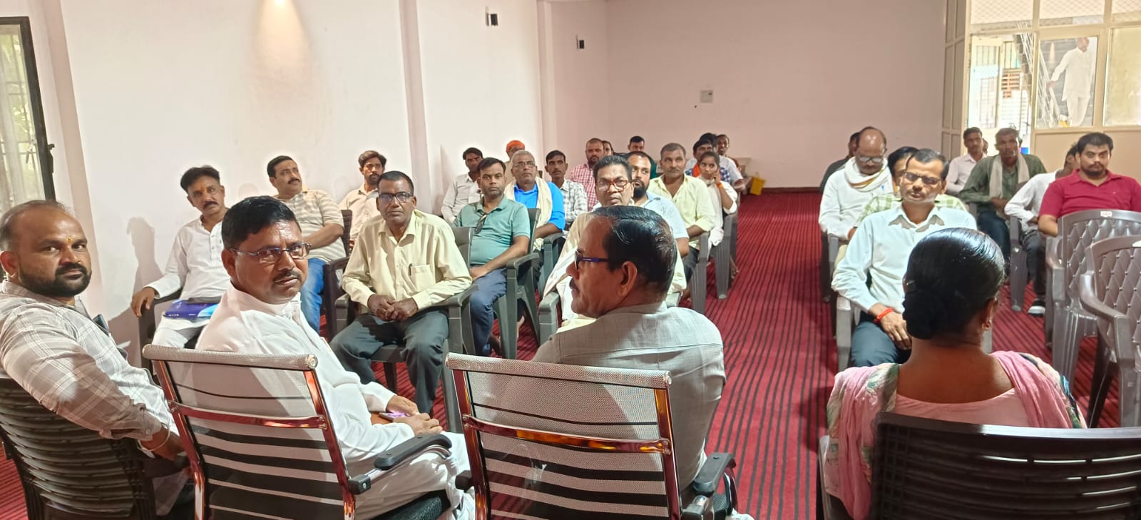 पीलीभीत: मासिक समीक्षा बैठक सम्पन्न हुई।