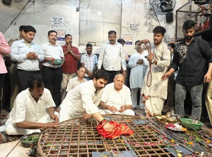 लखीमपुर खीरी : कृषि मंत्री सूर्य प्रताप शाही ने खीरी का किया एकदिवसीय दौरा,छोटी काशी गोला में शिव का किया जलाभिषेक