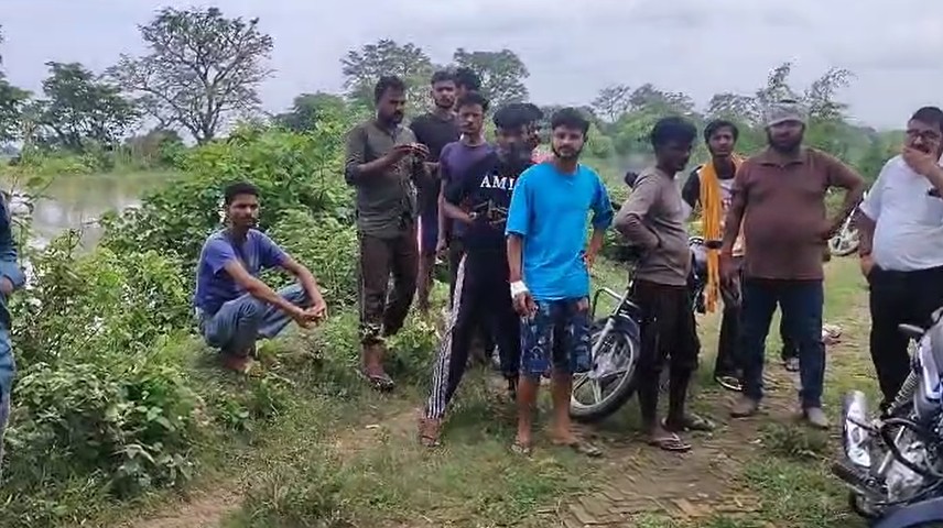 पीलीभीत:गोवंशीय पशुओ का तस्करों ने कर दिया वध, हंगामा
