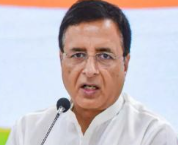 मोदी सरकार की ‘मजदूर विरोधी, किसान विरोधी’ नीतियों के विरोध में है हड़ताल: सुरजेवाला