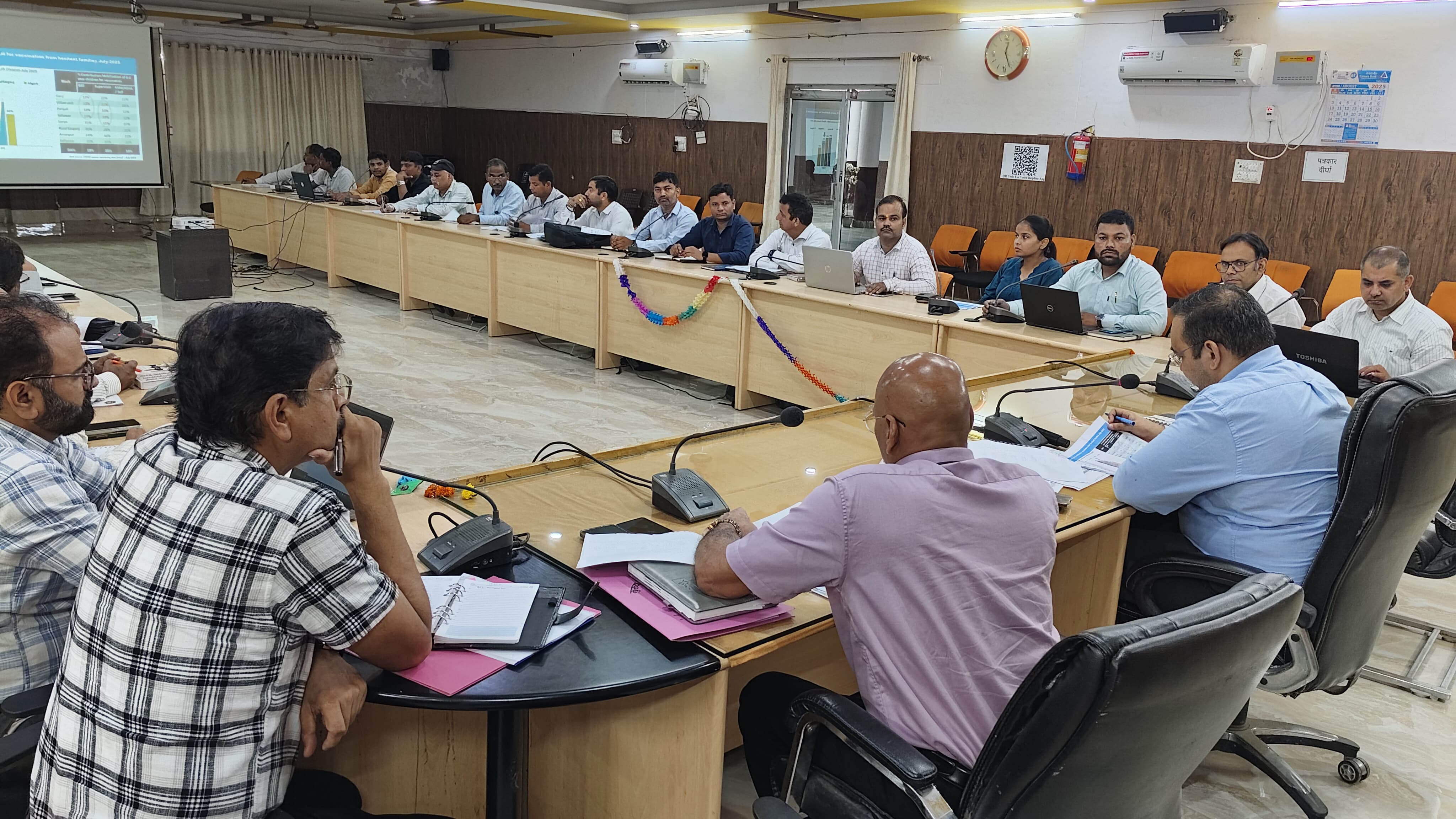 कासगंज : मुख्य विकास अधिकारी सचिन की अध्यक्षता में विकास भवन सभागार में जिला पोषण समिति की मासिक समीक्षा बैठक आहूत की गयी