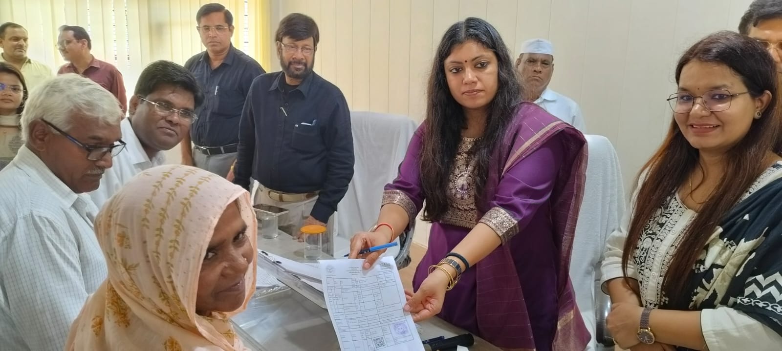 गौतम बुद्ध नगर जिलाधिकारी मेघा रूपम ने तहसील दादरी में किया संपूर्ण समाधान दिवस का आयोजन, अनुपस्थित अधिकारियों का रोका वेतन
