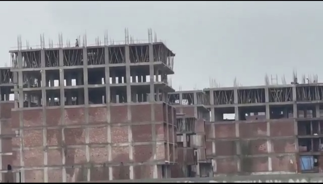 नोएडा में अतिक्रमण पर बड़ा एक्शन: 39 बिल्डर्स और कॉलोनाइज़र पर लगेगा भूमाफिया एक्ट, अधिकारियों की भूमिका भी सवालों के घेरे में