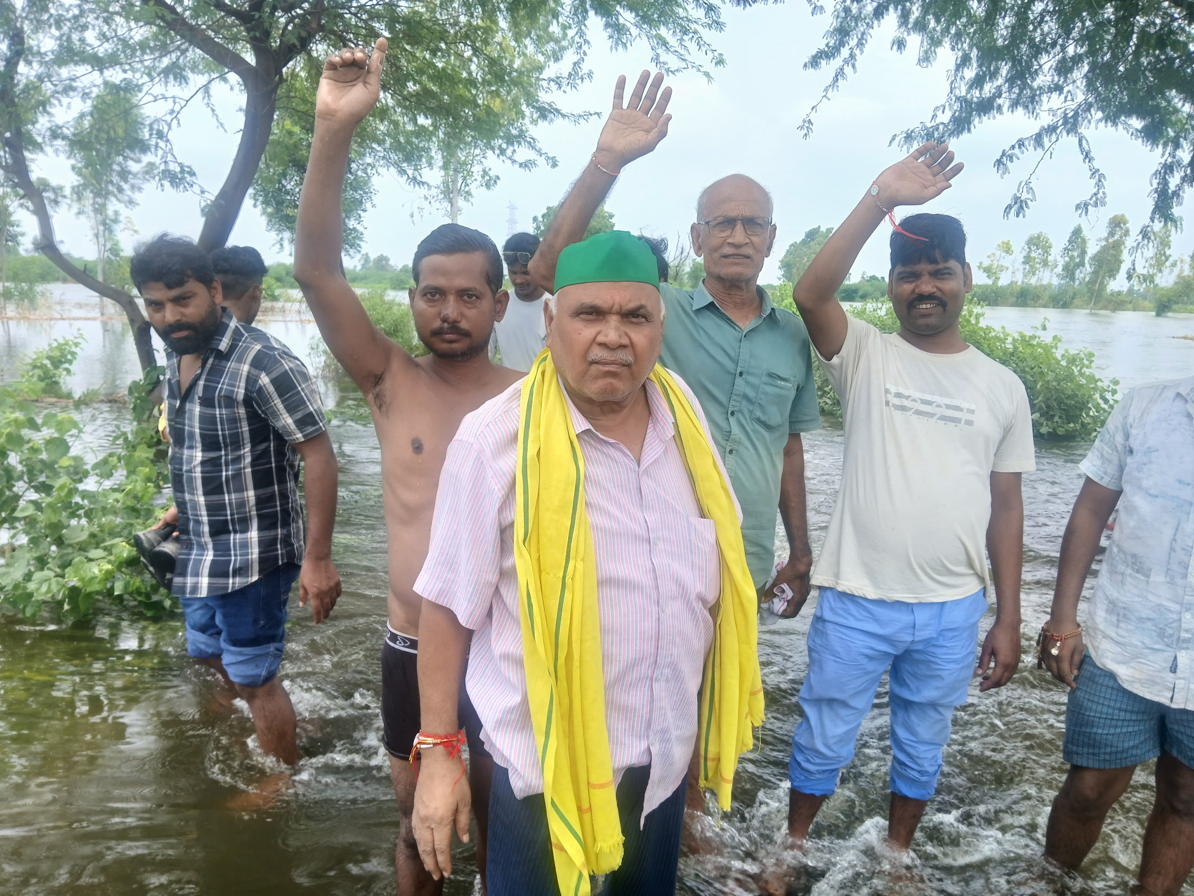 फर्रुखाबाद:भाकियू स्वराज ने बाढ़ पीड़ित किसानों के लिए उठाई आवाज, चेताया अनिश्चितकालीन धरने का