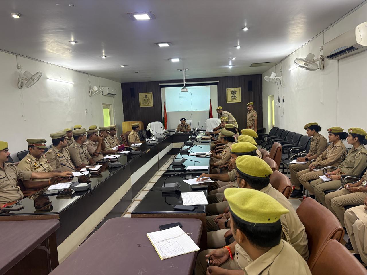 फर्रुखाबाद: साइबर अपराध की रोकथाम हेतु पुलिस कर्मियों को तकनीकी प्रशिक्षण।