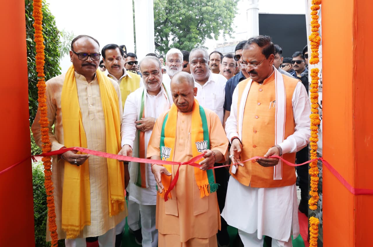लखनऊ में ‘विभाजन विभीषिका स्मृति दिवस’ पर प्रदर्शनी का शुभारंभ, बलिदानियों को नमन