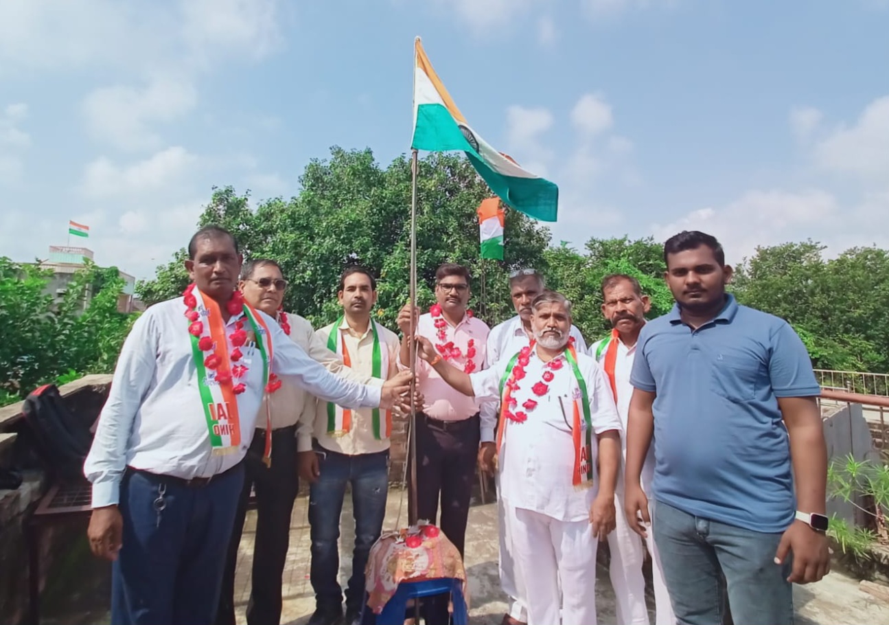फर्रुखाबाद में प्रिंट &amp; इलेक्ट्रॉनिक जर्नलिस्ट एसोसिएशन ने धूमधाम से मनाया 79वां स्वतंत्रता दिवस।