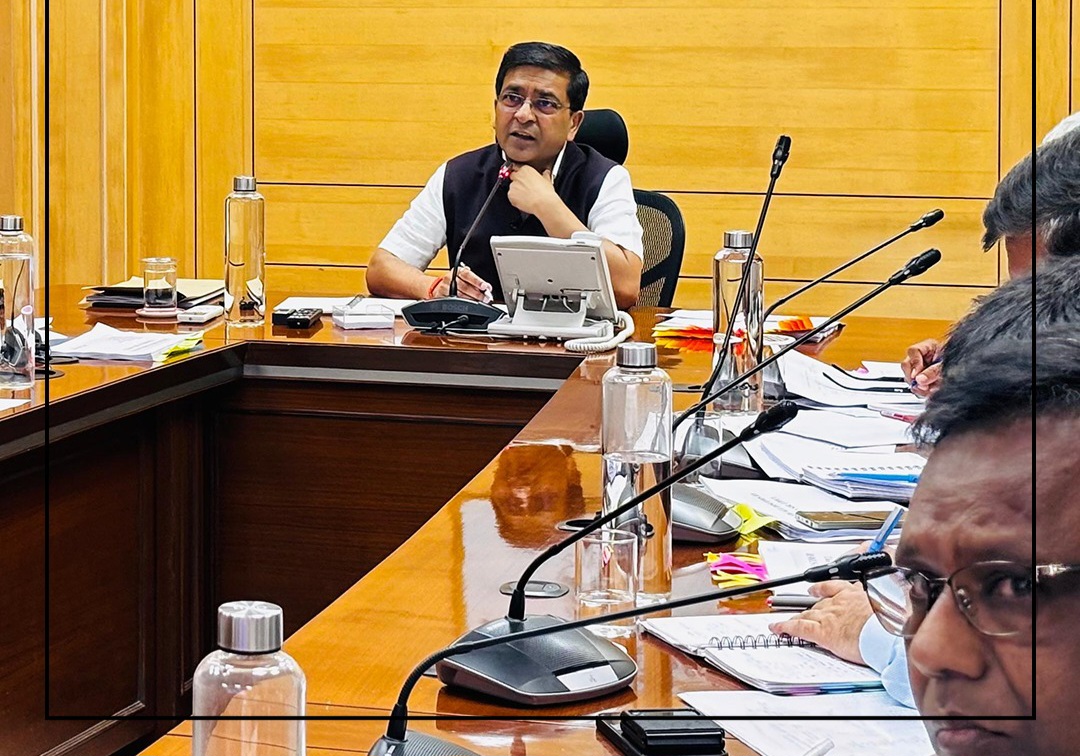 लखनऊ:यूपी पावर कॉरपोरेशन अध्यक्ष ने दिए सख्त निर्देश, शिकायतों का त्वरित निस्तारण व ट्रांसफॉर्मरों की सुरक्षा पर जोर