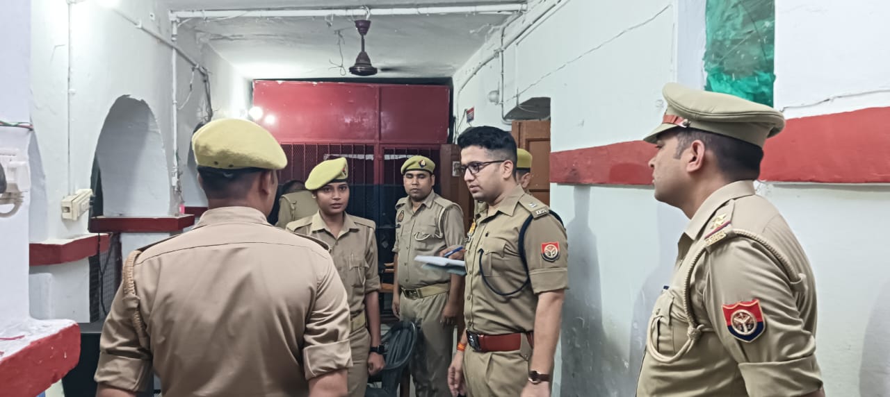 पीलीभीत:अपर पुलिस अधीक्षक ने थाना बिलसंडा का निरीक्षण किया ।