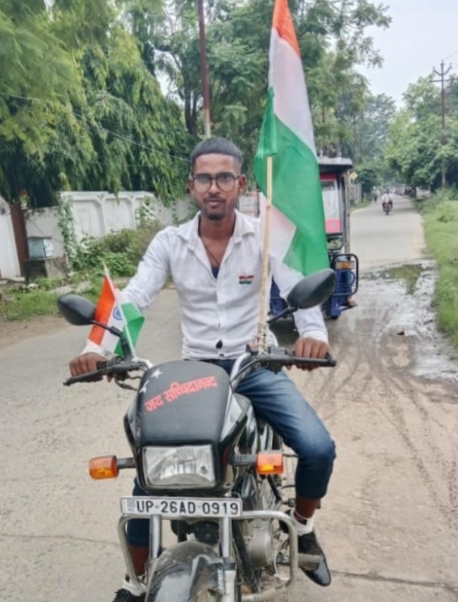 पीलीभीत: शराब भट्टी से बाइक चोरी, भट्टी संचालक एवं पुलिस, गाड़ी मालिक को कर रहे गुमराह।