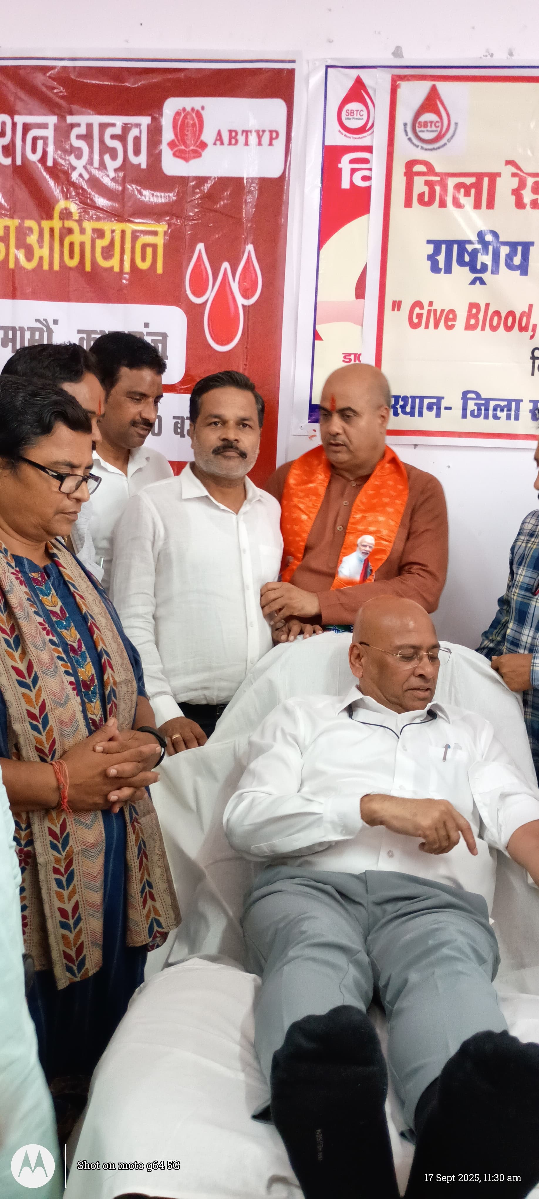 कासगंज:महिला आयोग की सदस्या ने चित्र प्रदर्शनी का फीता काटकर किया शुभारंभ।