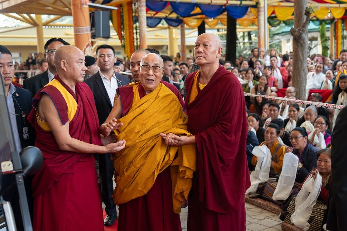 धर्मशाला:परम पावन दलाई लामा ने धर्मशाला में दीर्घायु प्रार्थना में किया सहभाग