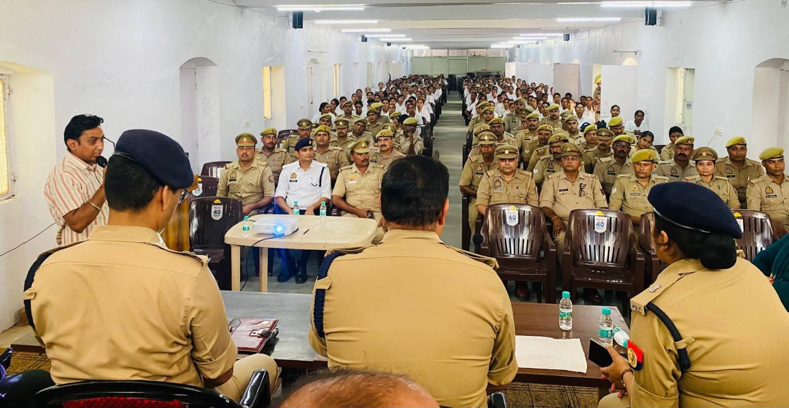 शाहजहाँपुर पुलिस का प्रोजेक्ट उम्मीद , तनाव प्रबंधन की अनोखी पहल