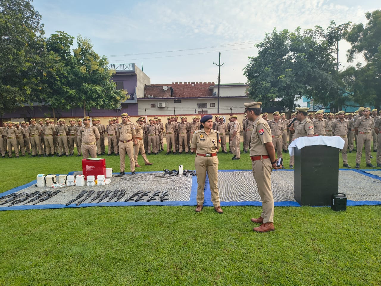 फर्रुखाबाद:त्यौहारों की सुरक्षा को लेकर पुलिस अधीक्षक ने कराया वैपन हैंडलिंग व बलवा ड्रिल अभ्यास