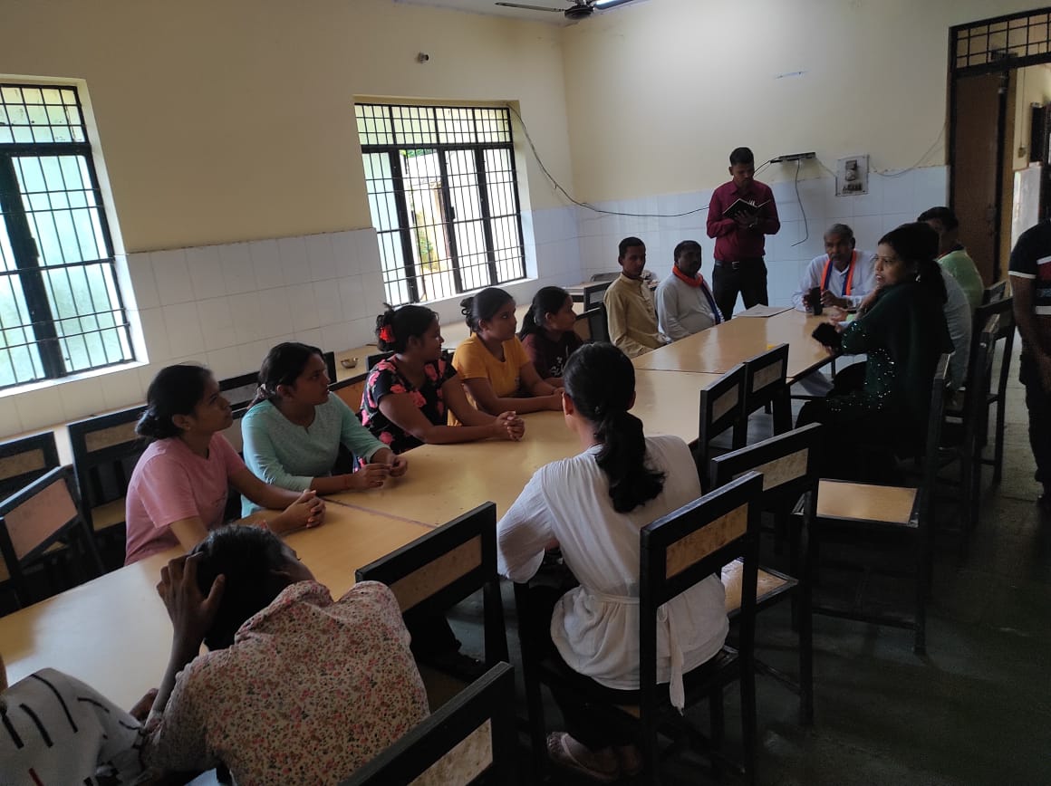 प्रयागराज: सदस्य ने आईईआरटी कैंपस छात्रावास का किया औचक निरीक्षण, दिए आवश्यक निर्देश