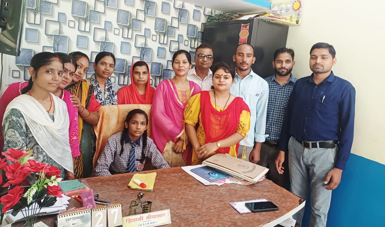बहराइच:माँ कस्तूरी आसाराम भरोसे शिक्षण संस्थान में महिला सशक्तिकरण पर कार्यक्रम, कक्षा 7 की छात्रा बनी ‘एक दिन की प्रधानाध्यापिका’