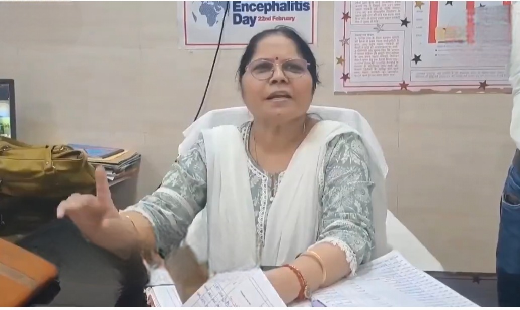 गोंडा की सीएमओ रश्मि वर्मा के विवादित बयान पर हंगामा, कार्रवाई की मांग तेज