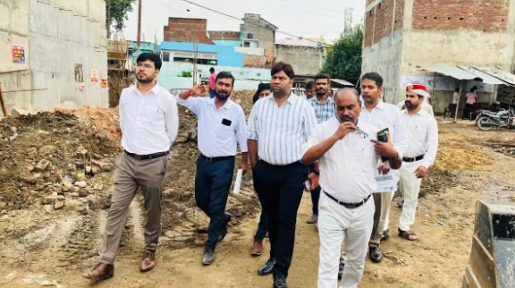 प्रयागराज: जिलाधिकारी ने शिकायतकर्ताओं से सम्पर्क न करने वाले अधिकारियों को प्रतिकूल प्रविष्टि तथा निस्तारण में लापरवाही एवं शिथिलता बरतने वाले अधिकारियों के विरुद्ध कारण बताओ नोटिस निर्गत करने के दिए निर्देश