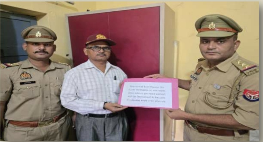 फर्रुखाबाद: साइबर क्राइम पुलिस की बड़ी सफलता, ठगी के शिकार पीड़ित को लौटे 1 लाख रुपये।