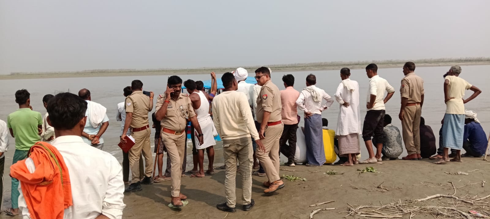 कासगंज : पटियाली विधान सभा क्षेत्र के नगला जयकिशन का युवक गंगा नहाते समय युवक डुबा