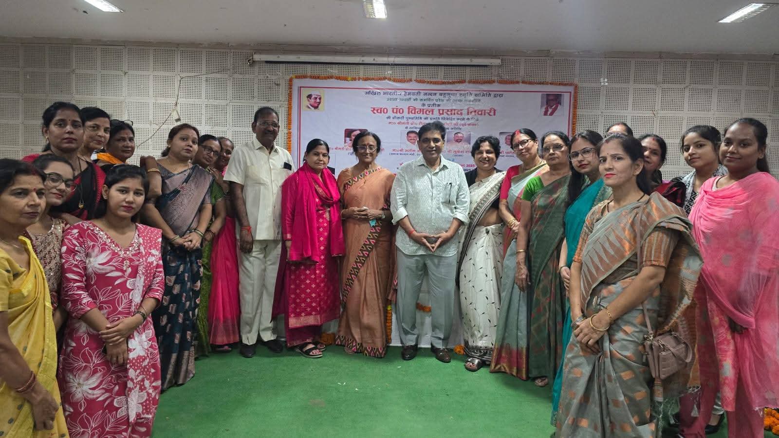 फर्रुखाबाद:सदर विधायक मेजर सुनील दत्त द्विवेदी ने स्व. विमल प्रसाद तिवारी जी को दी श्रद्धांजलि