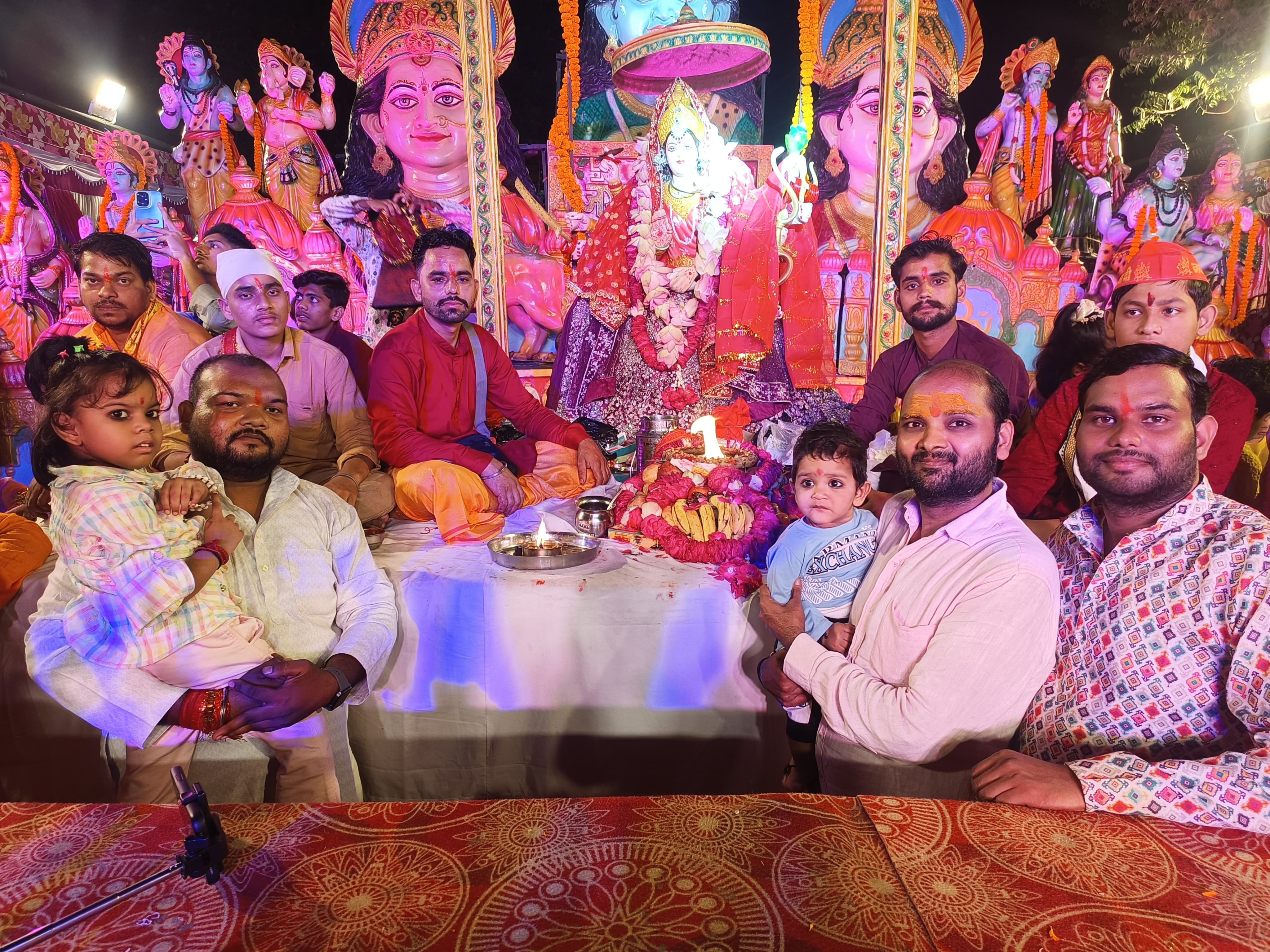 लखीमपुर खीरी : मैलानी कस्बे में हुये मातारानी के जगराते में रात भर झूमते रहे भक्त