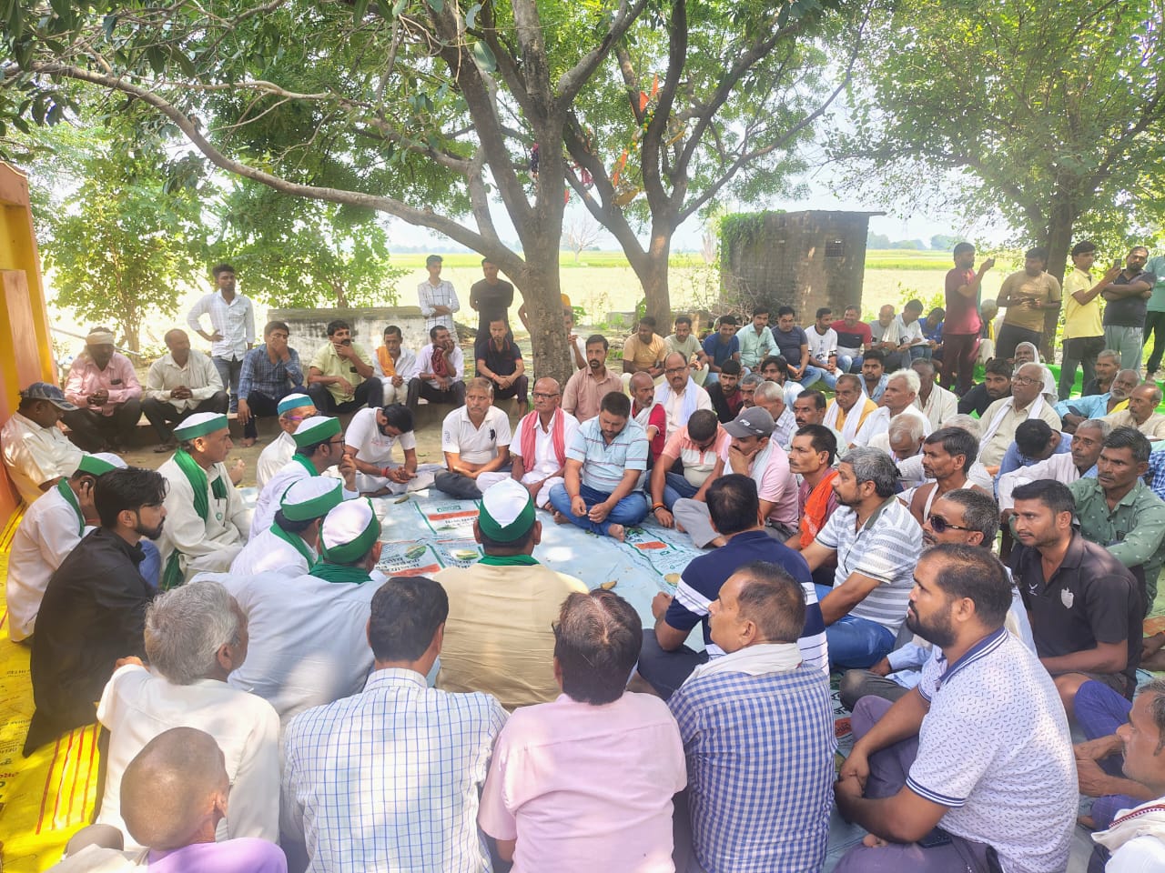 फर्रुखाबाद:भूमि अधिग्रहण को लेकर किसानों में आक्रोश, पंचायत में फूटा गुस्सा ,सरकार पर मनमानी का आरोप