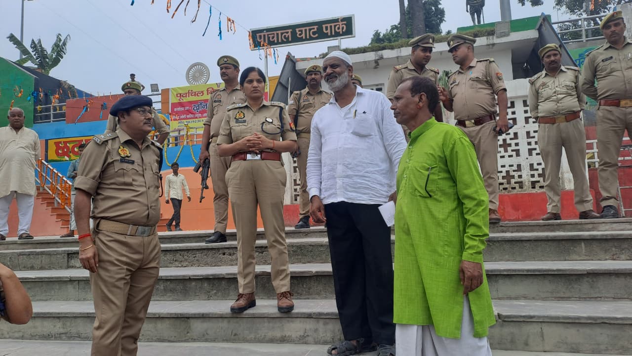 फर्रुखाबाद:छठ पूजा पर्व को लेकर पुलिस अधीक्षक ने किया पांचाल घाट का निरीक्षण, दिए सुरक्षा व्यवस्था के निर्देश
