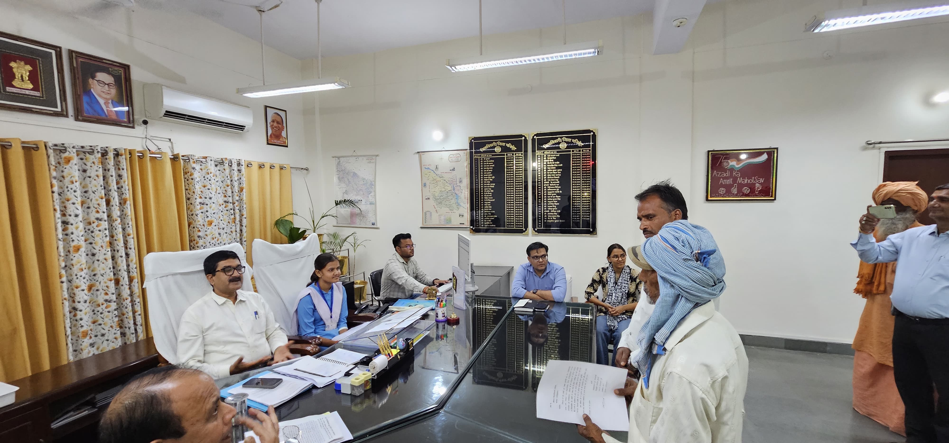 फर्रुखाबाद:मिशन शक्ति 5.0 के तहत छात्रा मनाली पाठक बनीं एक दिन की जिलाधिकारी