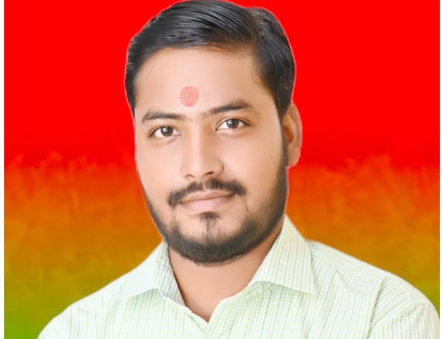 फर्रुखाबाद : IAS अधिकारी संतोष वर्मा के विवादित बयान पर भड़के सपा जिला सचिव, गिरफ्तारी की उठाई मांग।