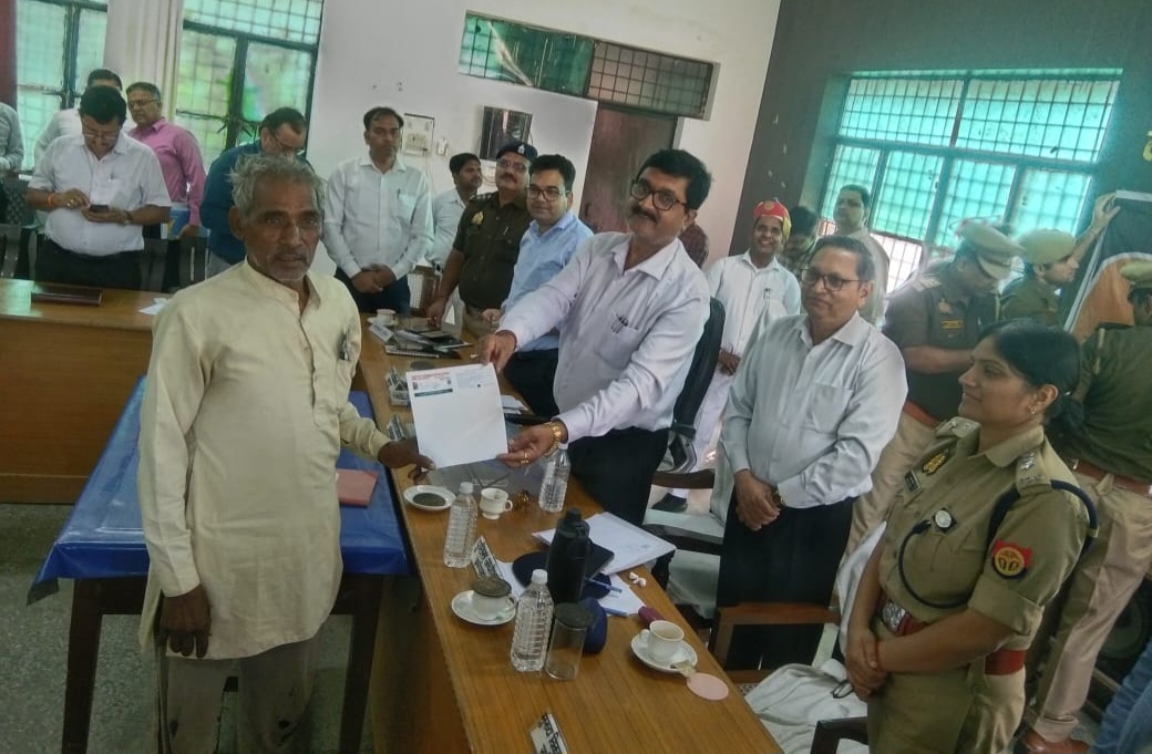 फर्रुखाबाद:तहसील अमृतपुर में सम्पूर्ण समाधान दिवस सम्पन्न, जिलाधिकारी ने सुनी जनसमस्याएं