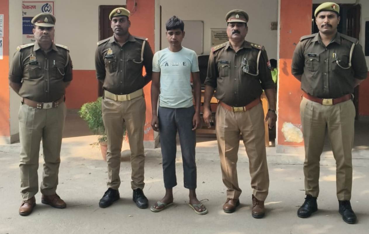 फर्रुखाबाद:10 घंटे में बड़ी सफलता: नाबालिग से दुष्कर्म करने वाला अभियुक्त गिरफ्तार