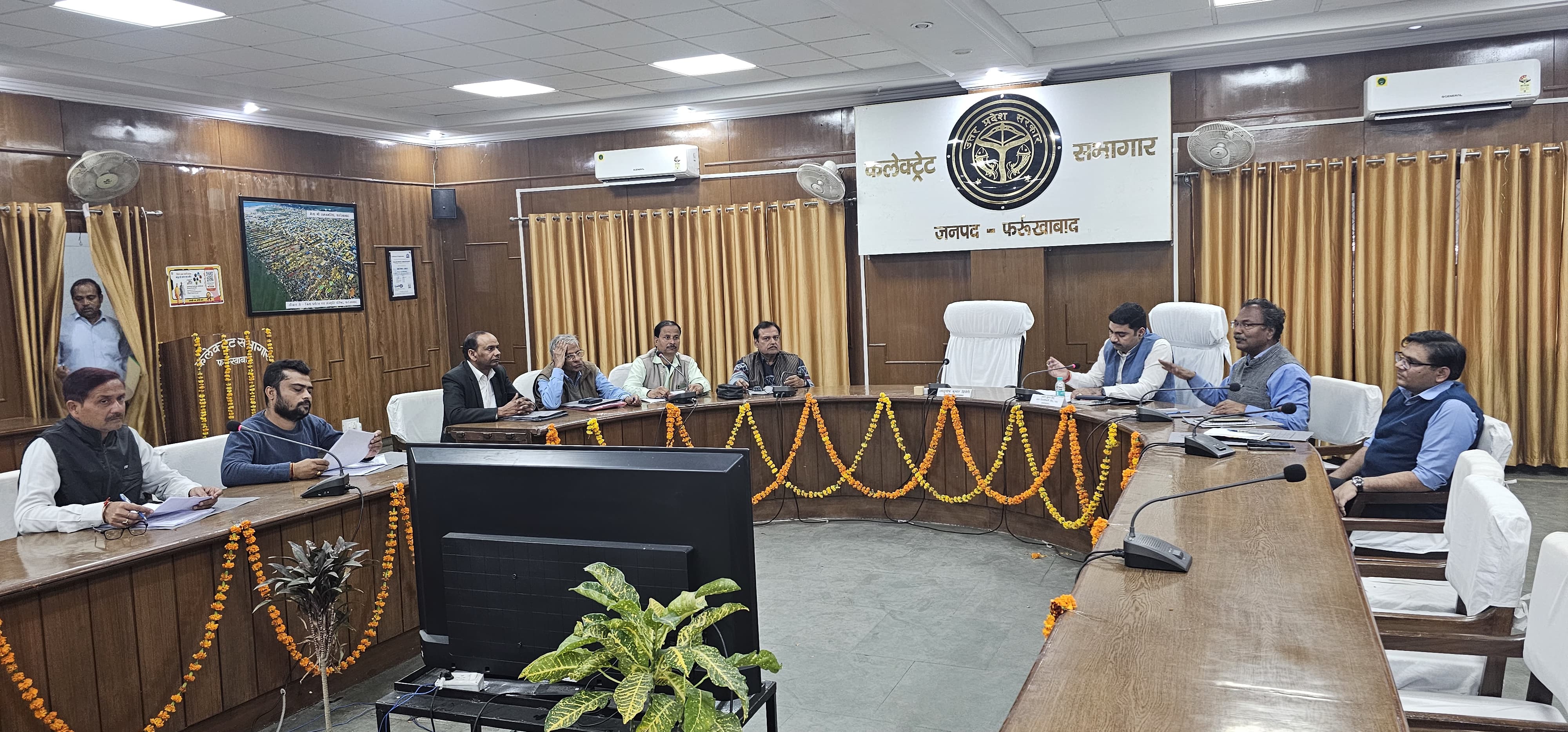 फर्रुखाबाद: विशेष प्रगाढ़ पुनरीक्षण-2026 को लेकर राजनीतिक दलों की बैठक सम्पन्न।