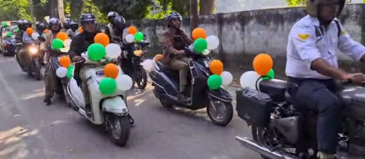 लखीमपुर खीरी : रिजर्व पुलिस लाइन में यातायात माह नवंबर 2025 के सफल समापन समारोह का हुआ आयोजन